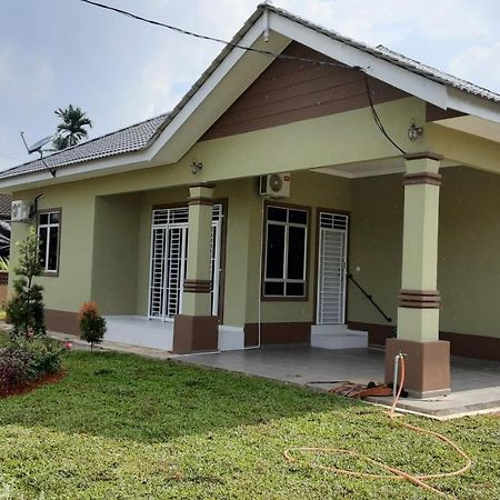 Villa Hijau Guest House Kampong Sura Tengah Exteriör bild