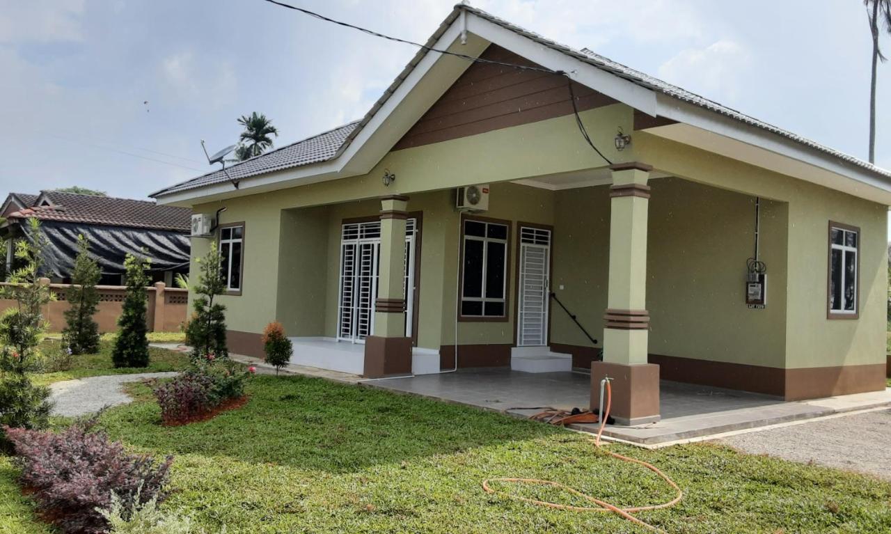 Villa Hijau Guest House Kampong Sura Tengah Exteriör bild