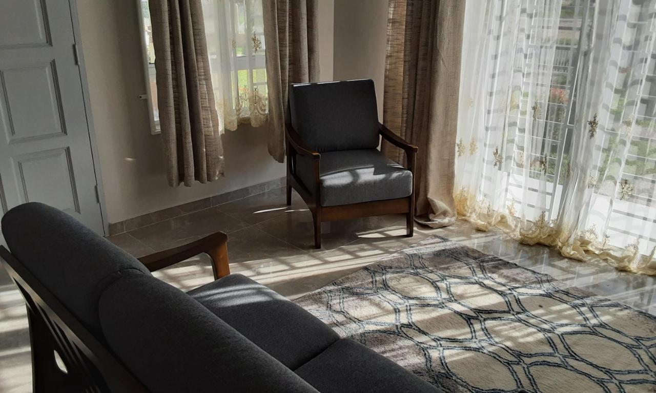 Villa Hijau Guest House Kampong Sura Tengah Exteriör bild
